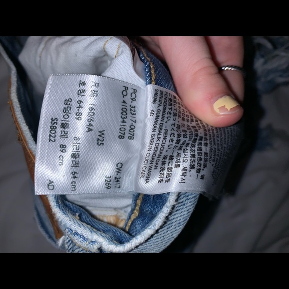 Levi 501 Shorts - Picture 3 of 3